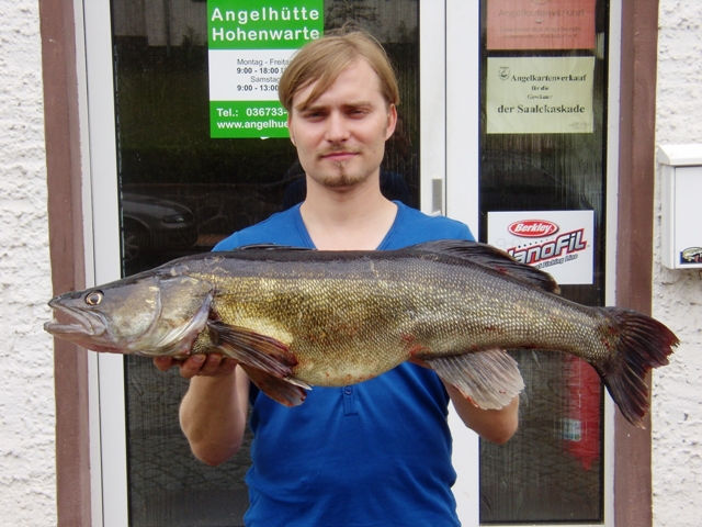 Enrico Nicklas -  Zander 
 90 cm - 7000 gr 
 Bleiloch Talsperre 
 Gummifisch 
 07.06.2012 